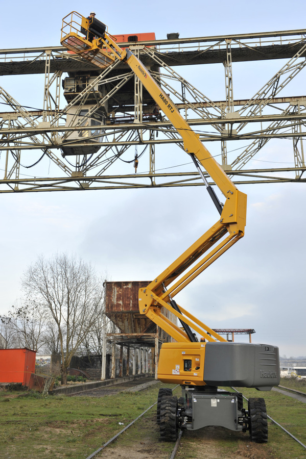 Nacelle articulée diesel 26M